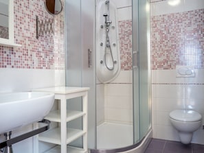 Shower, towels