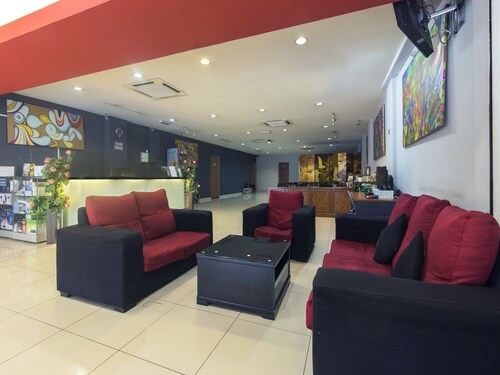 Super OYO 761 City Hotel