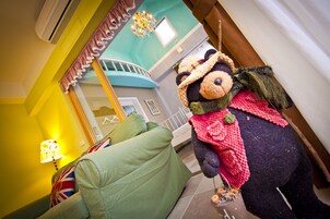 Quadruple Room | Living area | LCD TV