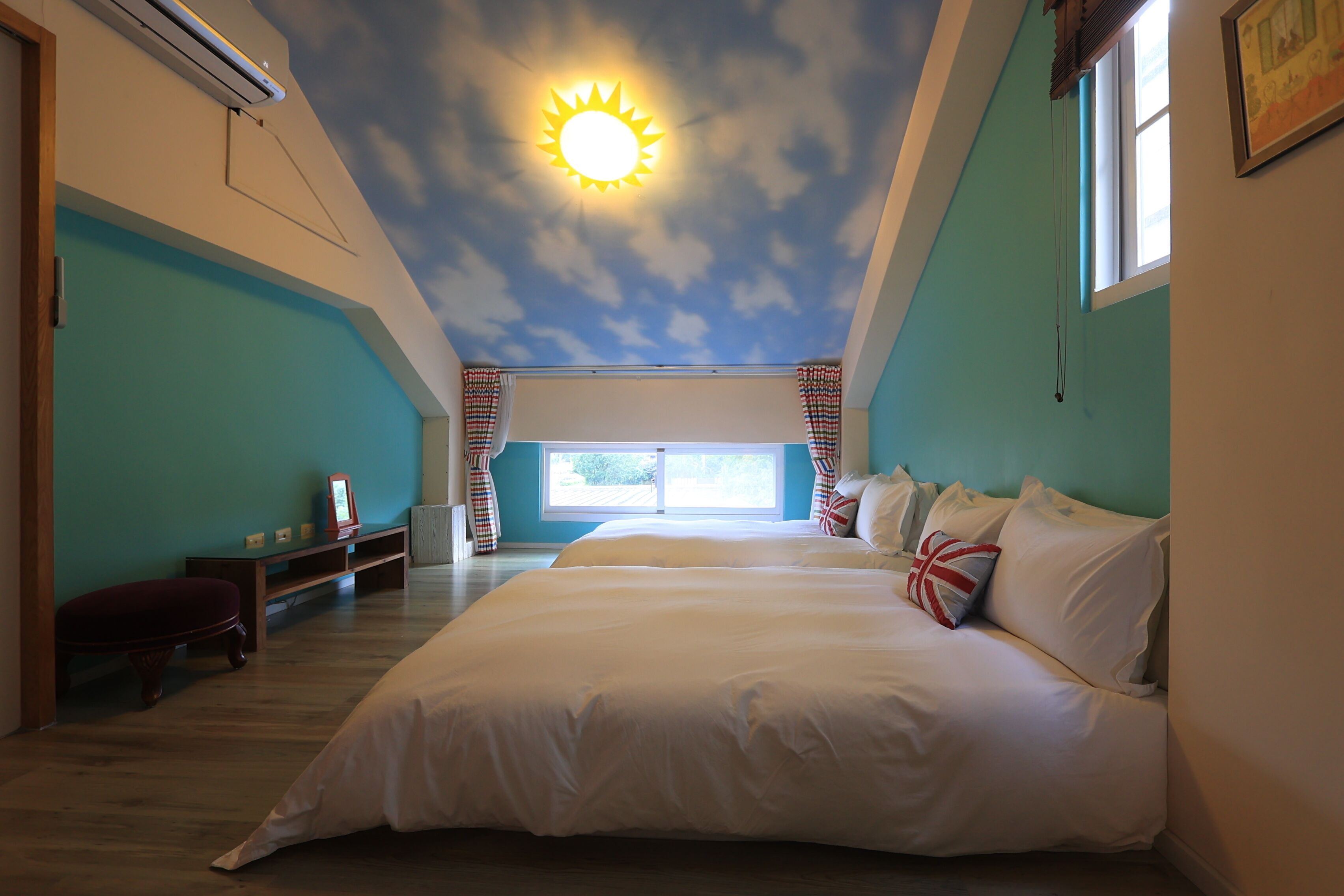 Superior Quadruple Room, 2 Double Beds | Individually decorated, desk, blackout drapes, soundproofing