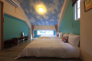 Habitación cuádruple superior, 2 camas dobles | Decoración individual, escritorio, cortinas opacas