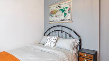 Deluxe-Apartment, 3 Schlafzimmer | 3 Schlafzimmer, Schreibtisch, Verdunkelungsvorhänge, kostenloses WLAN