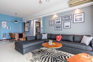 Deluxe Apartment, 3 Bedrooms | Living area