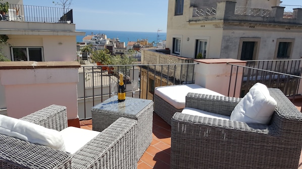 Terrace/patio - The Sky penthouse in the center of town with panoramic views and sunny terrace (Sitges)