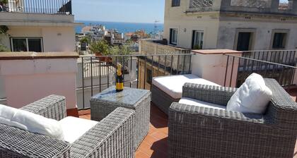 The Sky penthouse in the center of town with panoramic views and sunny terrace