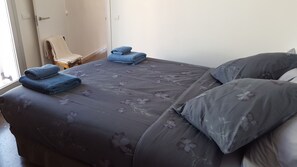 1 Schlafzimmer, Bügeleisen/Bügelbrett, kostenloses WLAN, Bettwäsche