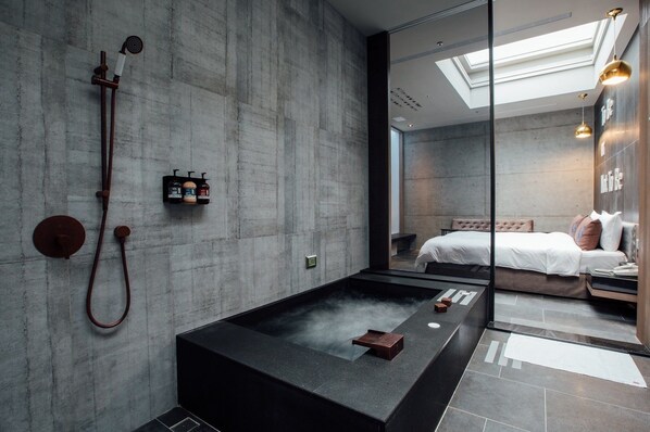 Classic Double Room (Consecutive nights need to check in again) | Bathroom | Separate tub and shower, deep soaking tub, rainfall showerhead