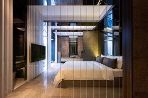 Gallery Double Room (Consecutive nights need to check in again) | Minibar, soundproofing, rollaway beds, free WiFi
