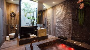 Classic Double Room (Consecutive nights need to check in again) | Jetted tub