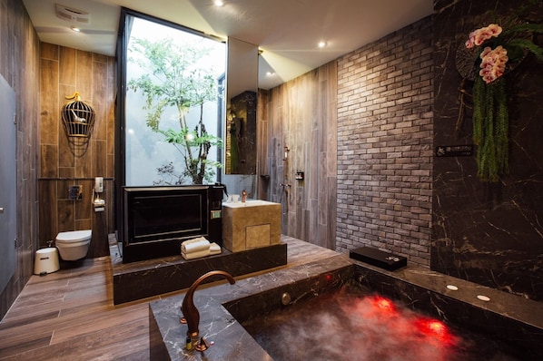 Quarto casal clássico | Banheira de hidromassagem