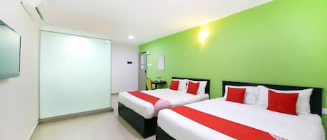 Family Suite, 2 Double Beds | Desk, laptop workspace, free WiFi, bed sheets