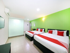 Family Suite, 2 Double Beds | Desk, laptop workspace, free WiFi, bed sheets - OYO 816 Hotel De Kiara (Bahau)