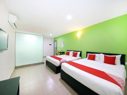 OYO 816 Hotel De Kiara