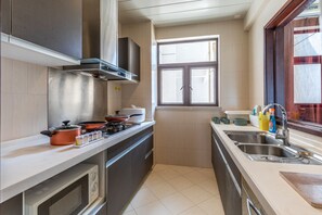 Apartment, 4 Schlafzimmer | Eigene Küche | Kühlschrank, Herdplatte, Wasserkocher