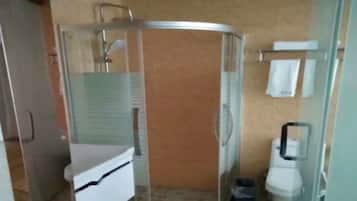 Standard Twin Room, Non Smoking | Desk, blackout drapes, free WiFi