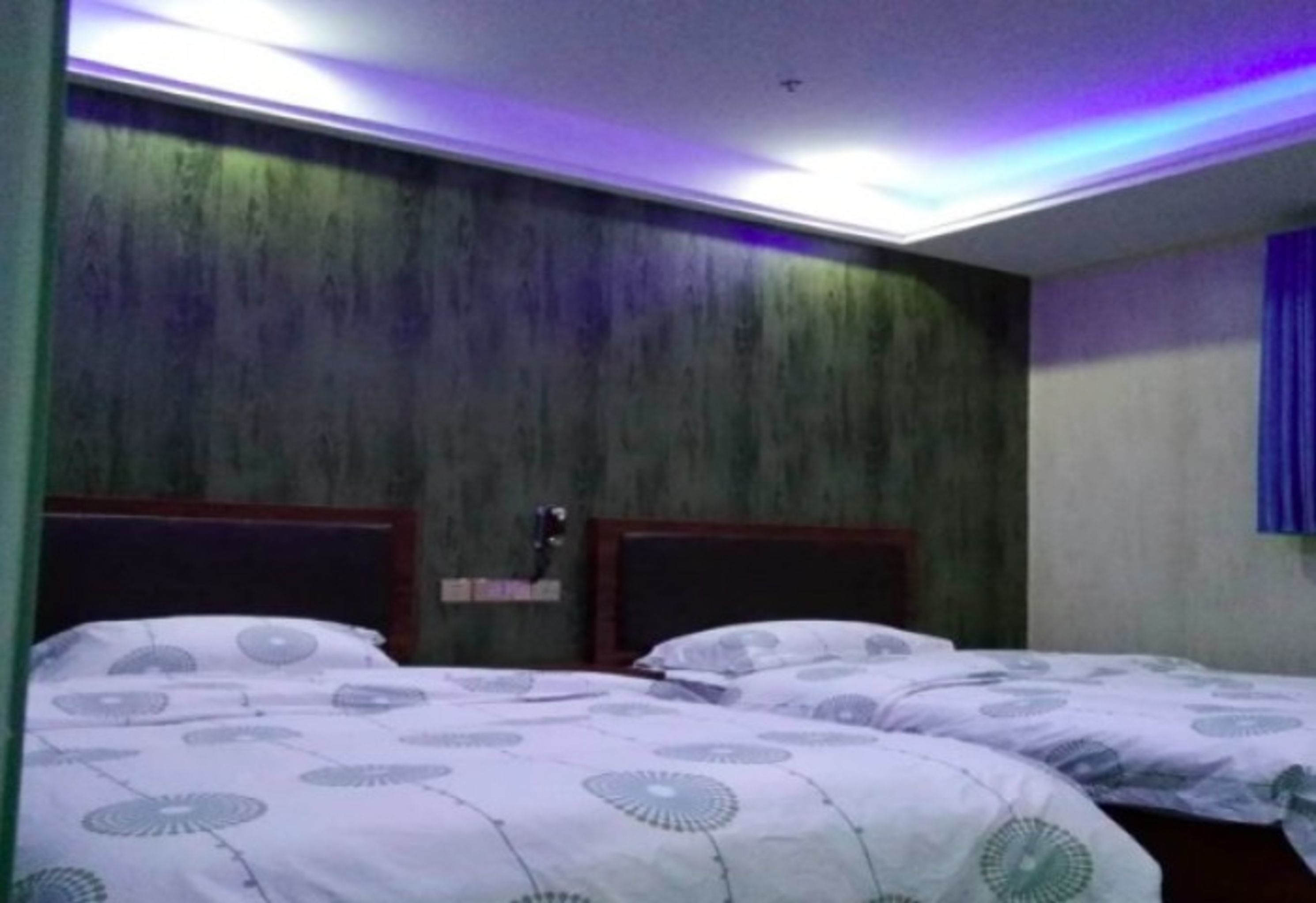 Desk, blackout curtains, free WiFi