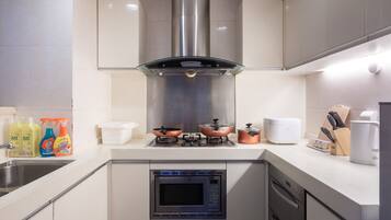 Apartment, 2 Schlafzimmer | Eigene Küche | Kühlschrank, Herdplatte, Wasserkocher