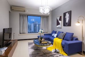 Apartment, 2 Schlafzimmer | Wohnbereich | Flachbildfernseher