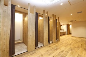 Bathroom shower - eeGee STAY Omiya (Saitama)