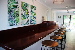 Basic Twin Room, 2 Twin Beds, Garden View | Memory foam beds, blackout drapes, soundproofing, free WiFi - Yeppoon Beachhouse - Hostel (Yeppoon)