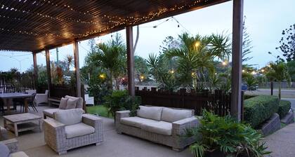 Yeppoon Beachhouse - Hostel