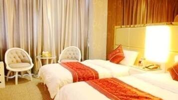 Deluxe Twin Room, Non Smoking | Desk, blackout drapes, free WiFi