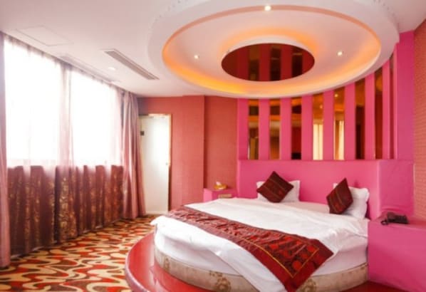 Exclusive Room, Non Smoking | Desk, blackout drapes, free WiFi