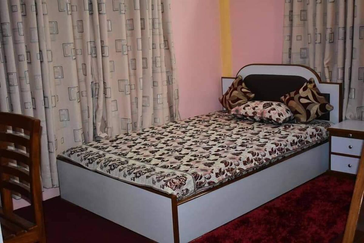 Dormitorio compartido familiar, varias camas, vistas a la colina | Wifi gratis