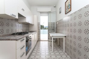 Fridge, oven, dishwasher - M146 - Marcelli, bilocale fronte mare con ampio terrazzo (Marcelli)