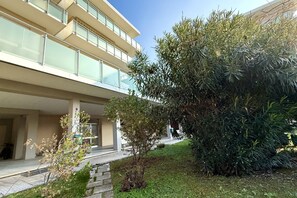 Property grounds - M146 - Marcelli, bilocale fronte mare con ampio terrazzo (Marcelli)