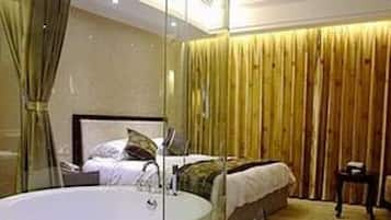 Romantic Double Room, Non Smoking | Desk, blackout drapes, free WiFi