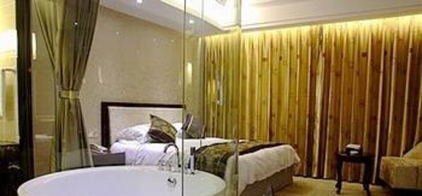 Romantic Double Room, Non Smoking | Desk, blackout drapes, free WiFi