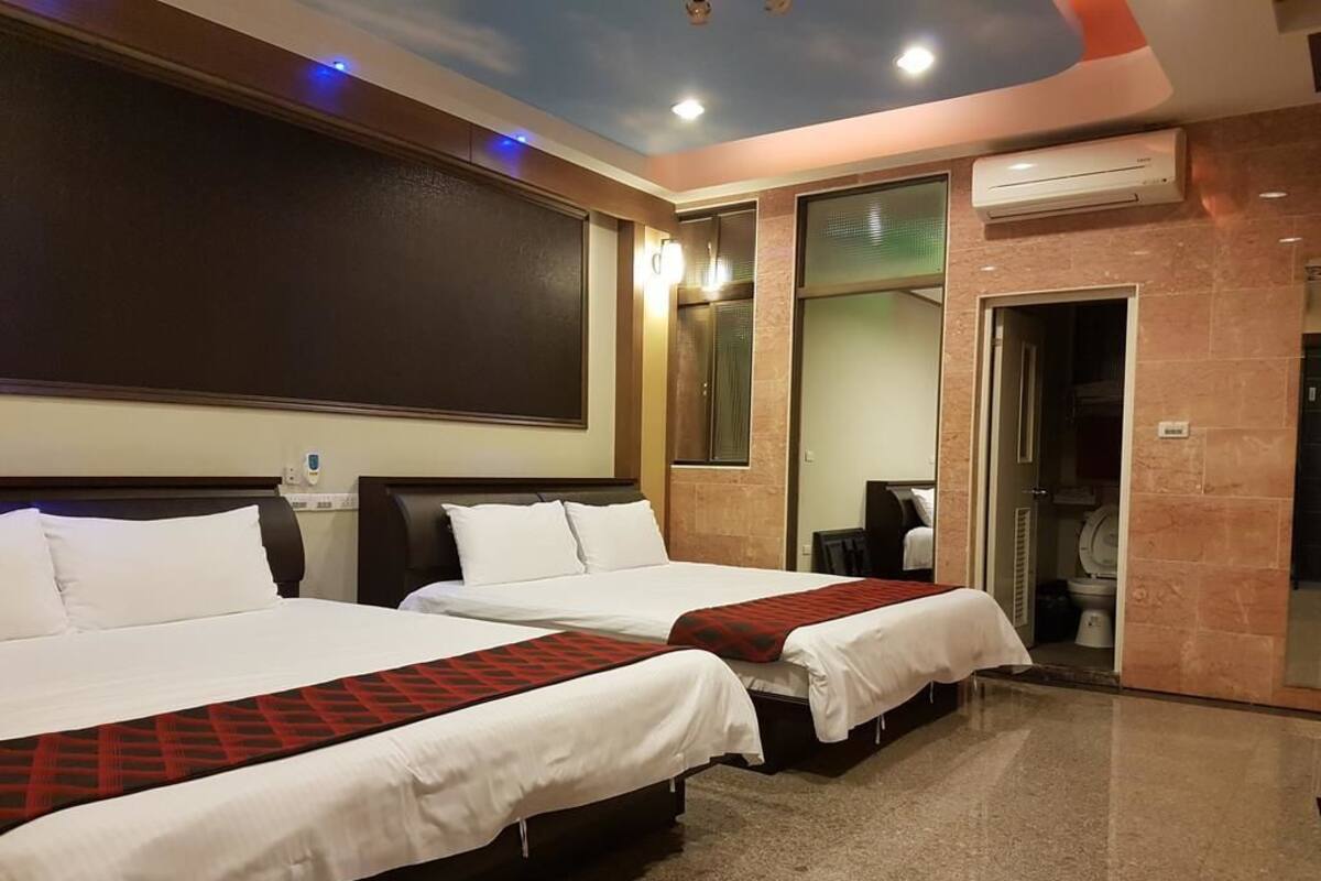 Family Room | Desk, blackout drapes, soundproofing, free WiFi