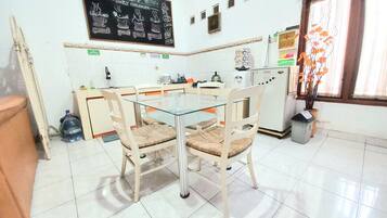 Standard House, 3 Bedrooms | Private kitchen | Fridge, stovetop, griddle, cookware/dishes/utensils