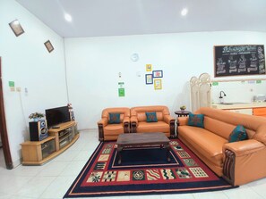Standard House, 3 Bedrooms | Living area | LCD TV - Homestay Jogja dekat Taman Pelangi by Simply Homy (Ngaglik)