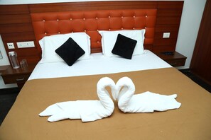 1 bedroom, desk, rollaway beds, free WiFi - Sri Sai Residency (Chennai)