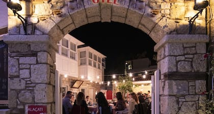 Monat Otel Alacati