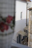 Konaklama yerinin ön cephesi