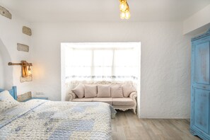 Habitación Deluxe doble, 1 habitación, no fumadores (Bay Window) | 1 dormitorio, ropa de cama de alta calidad, escritorio y cortinas opacas