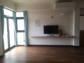 Blackout curtains, free WiFi, bed sheets - ALUBA Hostal (Magong)