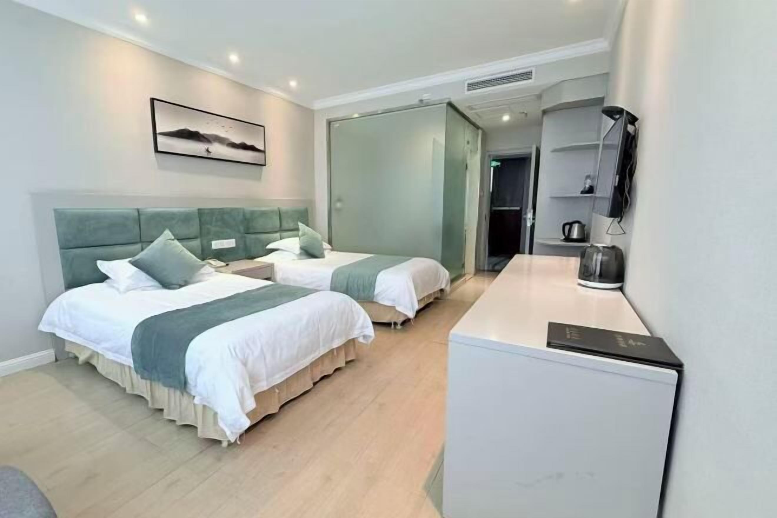 Free WiFi, bed sheets