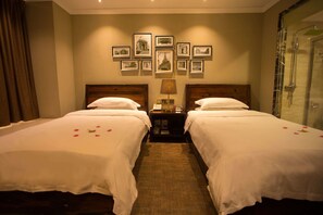 Superior Twin Room | Blackout curtains, free WiFi, bed sheets