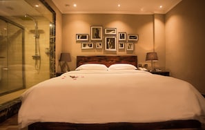 Blackout curtains, free WiFi, bed sheets - Century Boutique Hotel (Jiangmen)