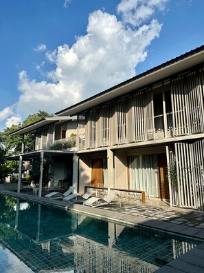 Exterior - SUNKISS pool.bed.cafe (Bangkok)