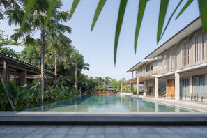 Exterior - SUNKISS pool.bed.cafe (Bangkok)