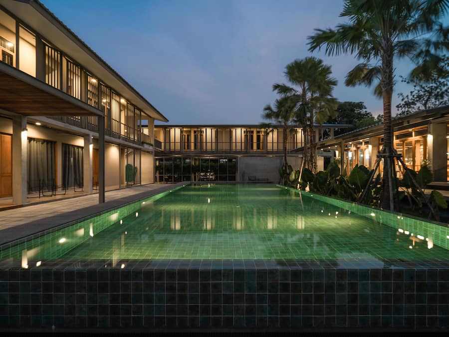 Außenpool, geöffnet von 06:00 Uhr bis 21:00 Uhr, Liegestühle