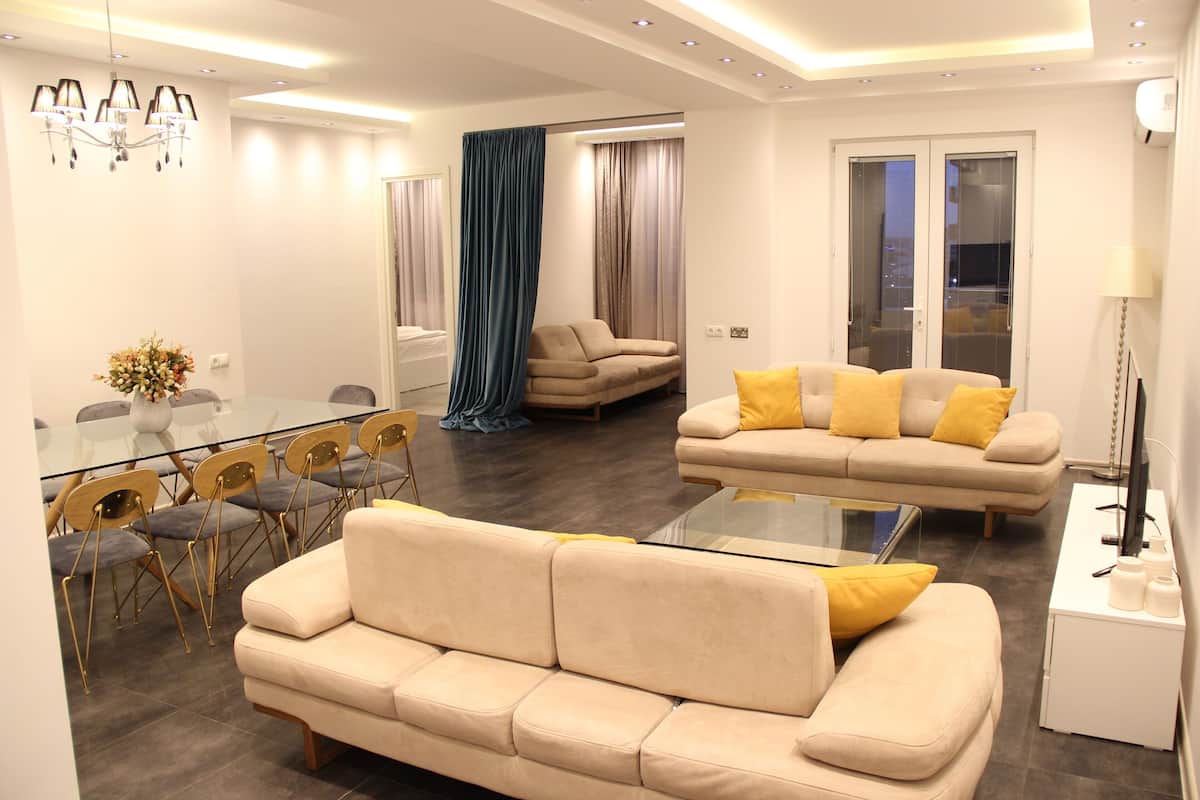Superior Apartment, 4 Bedrooms, City View | Blackout curtains, soundproofing, free WiFi, bed sheets