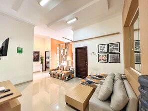 Casa família, 3 quartos | Sala de estar | TV LCD, DVD player