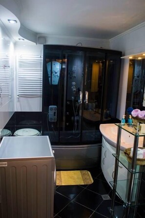 Appartamento City, vista città | Bagno | Asciugamani