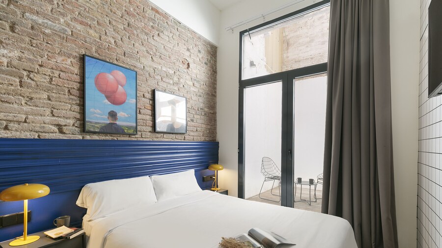 Arte Suites by Olala Homes